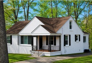 Building Photo - 1840 Glenhill Pl