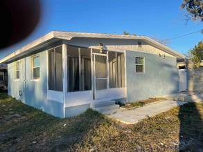 Building Photo - 4007 Bonita Rd