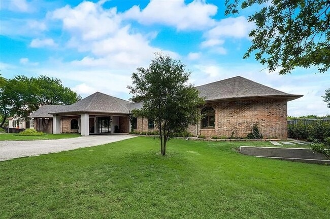Primary Photo - 8542 Meadowbrook Dr