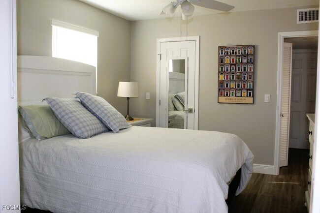 Building Photo - 16881 Davis Rd