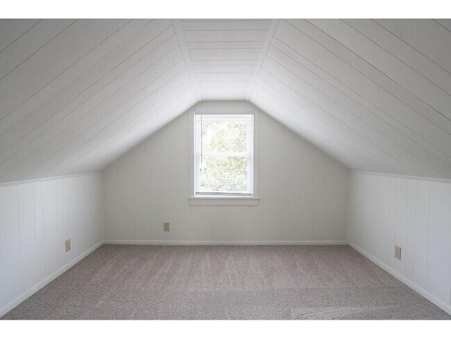 Building Photo - 1132 Farrington St