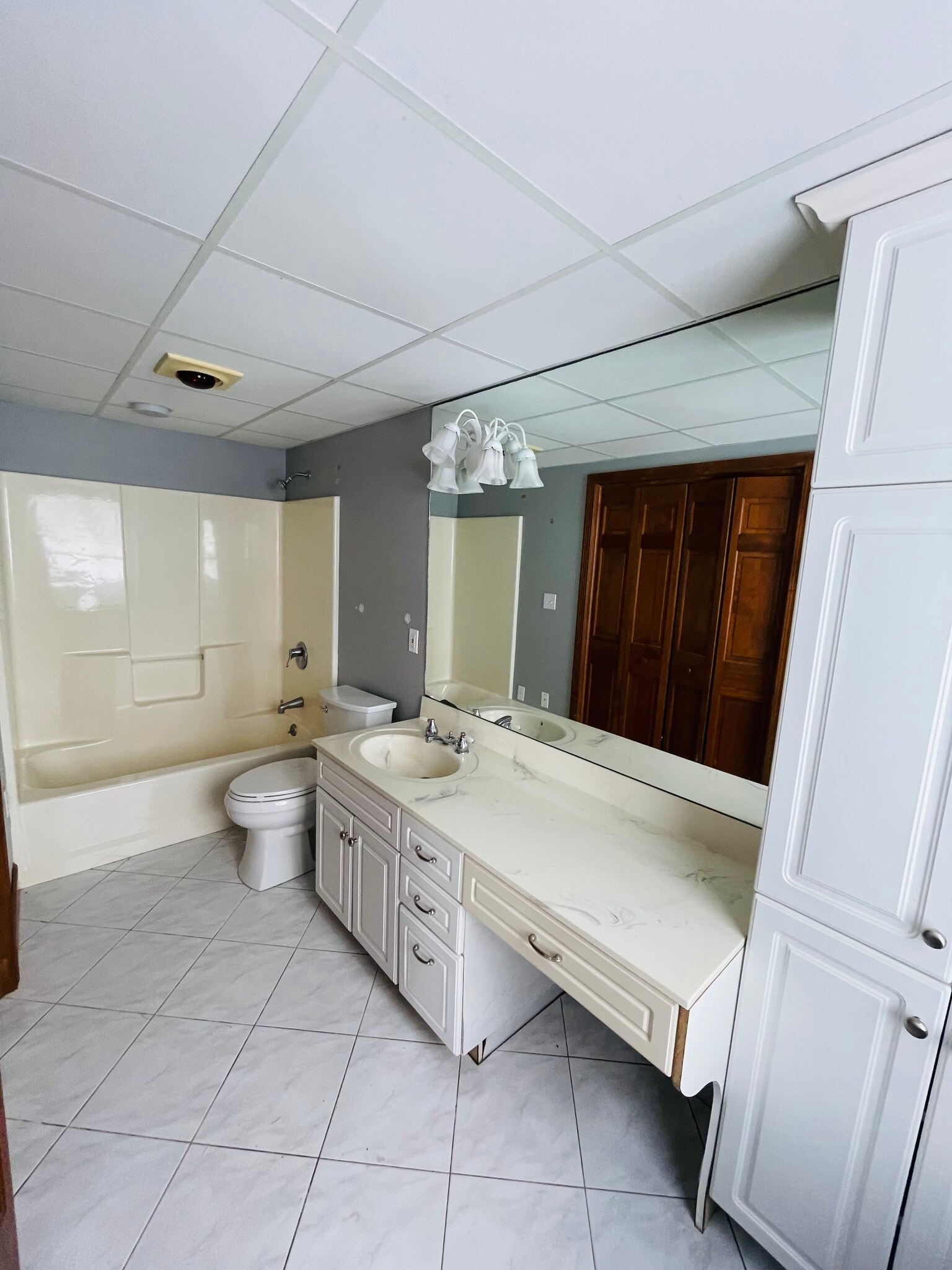 Building Photo - 178 Andover St