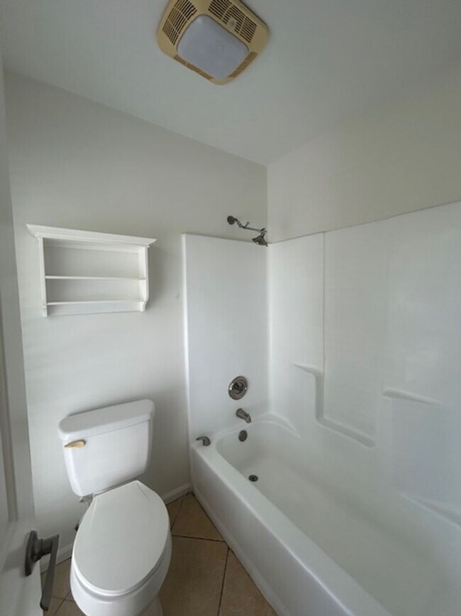 Building Photo - Updated Glynn Haven Rental