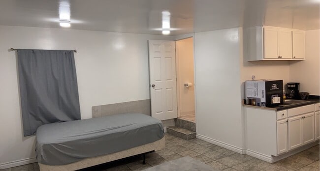 Spacious studio interior - 16208 E Kingside Dr