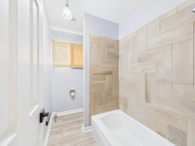 Building Photo - 10915 Sagedowne Ln