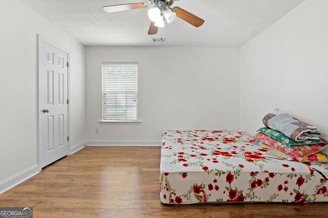 Building Photo - 125 Highgrove Pl