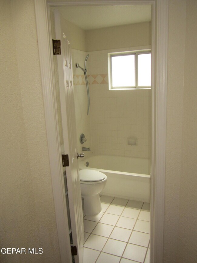 Building Photo - 6924 Imperial Ridge Dr