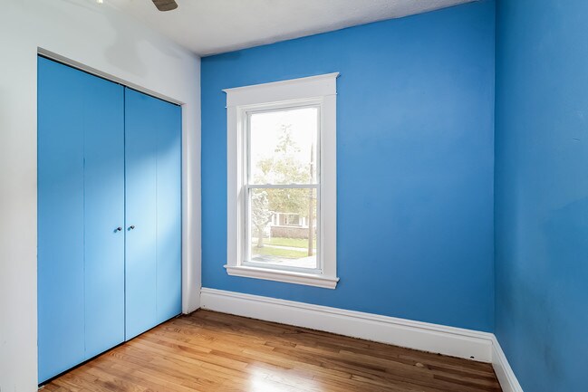 Building Photo - 259 Valley Ave NW