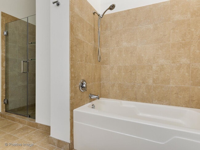 Building Photo - 757 N Orleans St