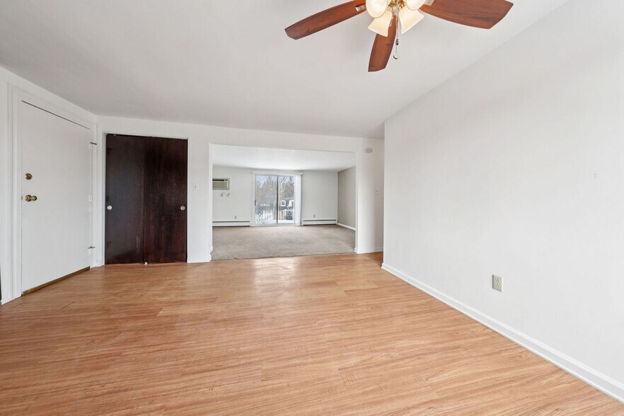 Building Photo - 4 Losson Garden Dr