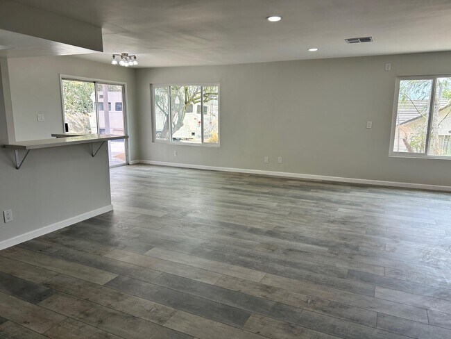 Building Photo - 12526 Spruce St