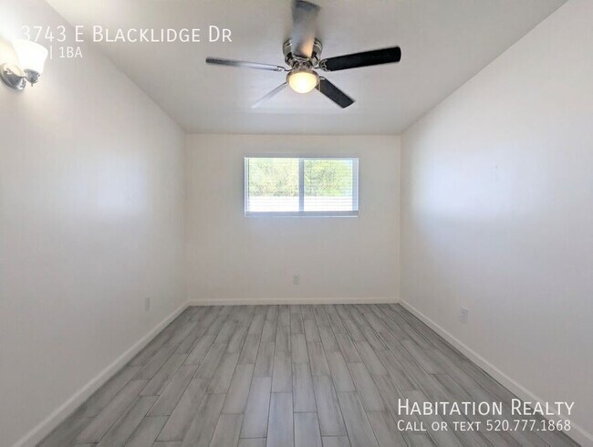 Building Photo - 3743 E Blacklidge Dr