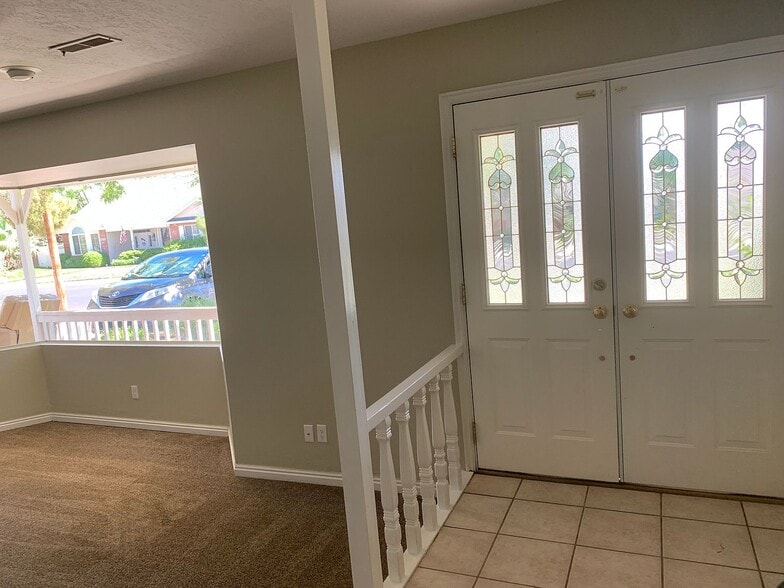 Building Photo - 2568 Scenic Dr