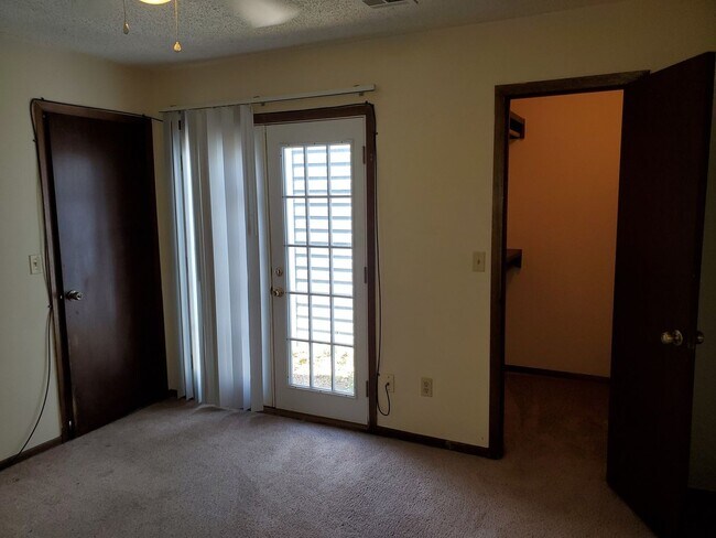 Building Photo - 2428 S Capri St