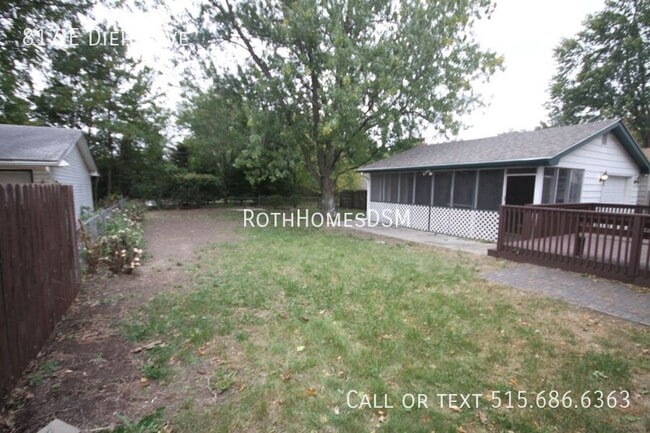 Building Photo - 817 E Diehl Ave