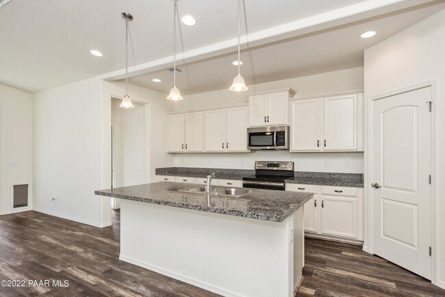 Building Photo - 1385 Warbler Wy