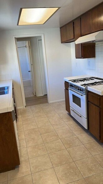 Building Photo - 507 S Orange Ave