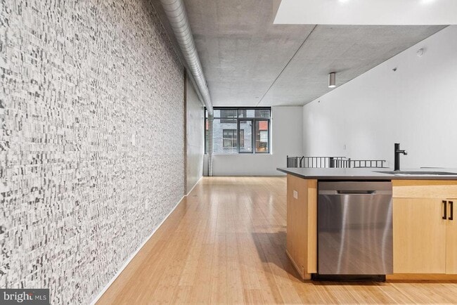 Building Photo - 1352 South St