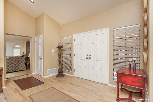 Building Photo - 10860 E San Salvador Dr
