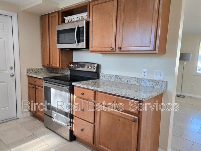 Building Photo - 5171 Greenwood St