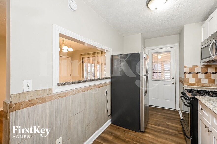 Building Photo - 1506 Spender Dr