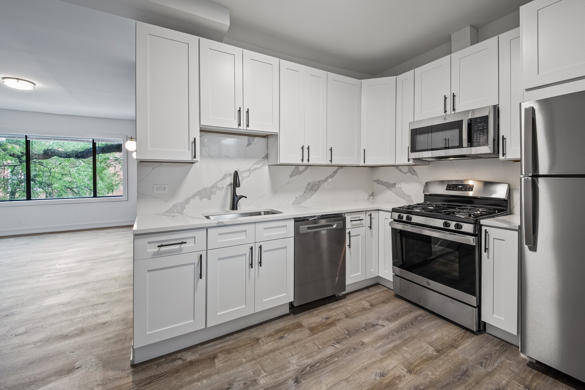 Building Photo - 1902 N Whipple St