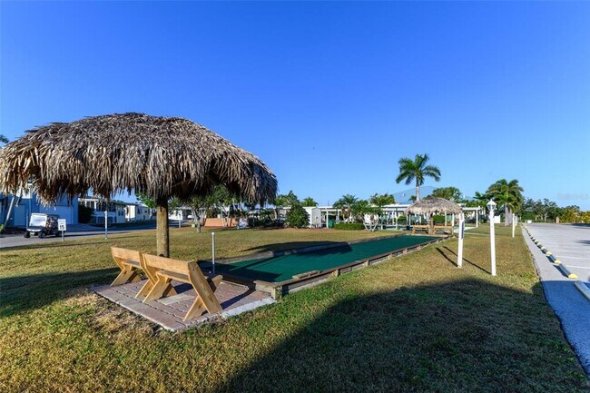 Building Photo - 2 Emden Cir