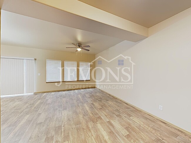 Building Photo - 708 N 29th Ave