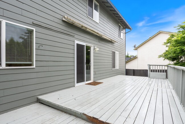 Building Photo - Beautiful Home in Winchester Hills
