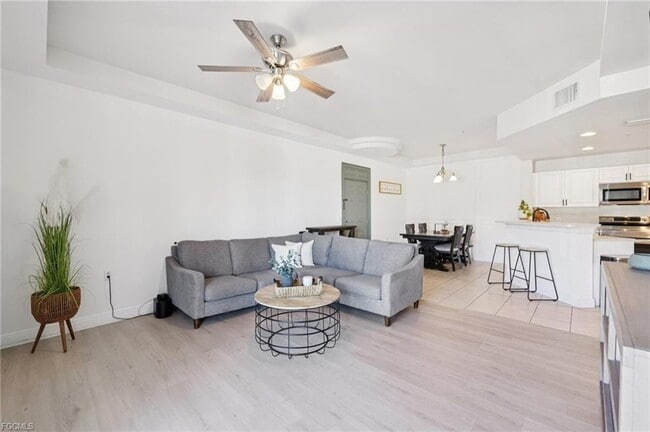 Building Photo - 3940 Pomodoro Cir