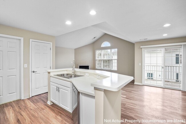 Building Photo - 4951 Stratford Pine Ln