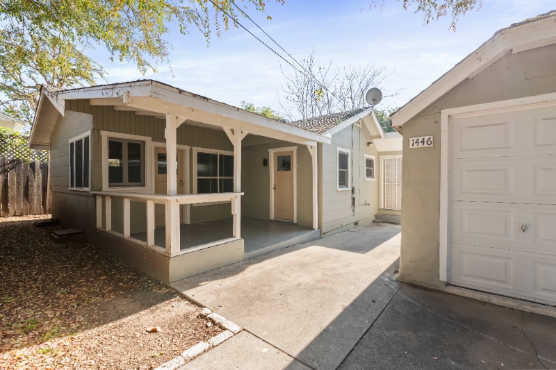 Building Photo - 1446 E Topeka St