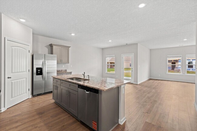 Building Photo - 320 Windemere Lp