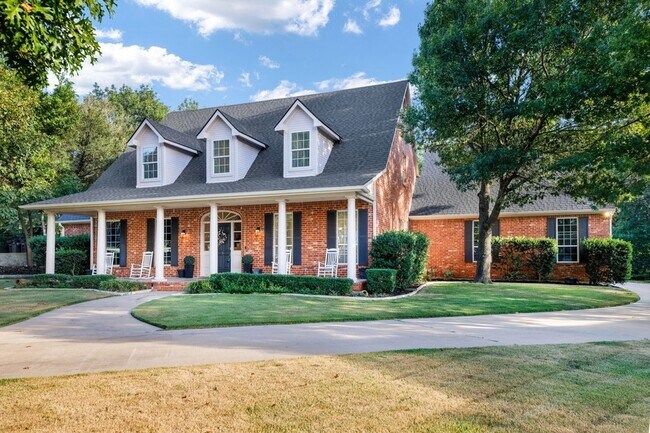Building Photo - 5 Meadowbrook Cir