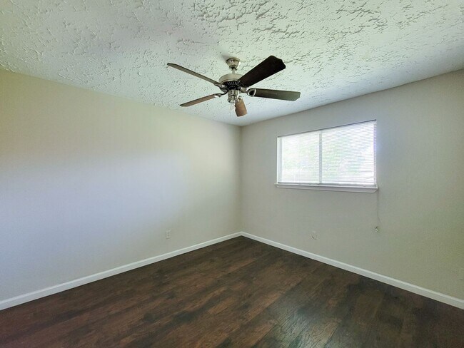 Building Photo - 9415 Beckford Dr