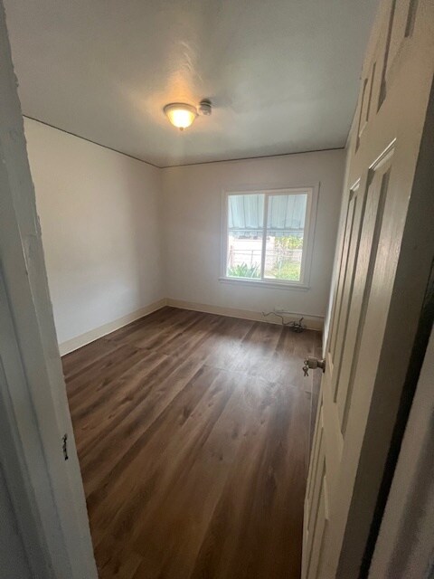 Building Photo - 214 W 57th St