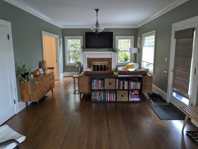 Building Photo - 1974 SE 24th Ave