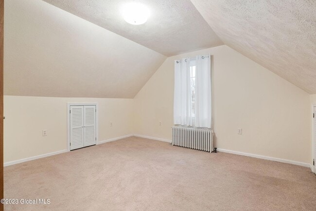 Building Photo - 25 Fordham Ct