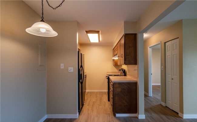 Building Photo - Beautiful 1 bed/1 bath condo, located clos...