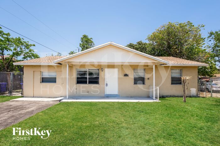 Primary Photo - 1731 NW 1st Terrace