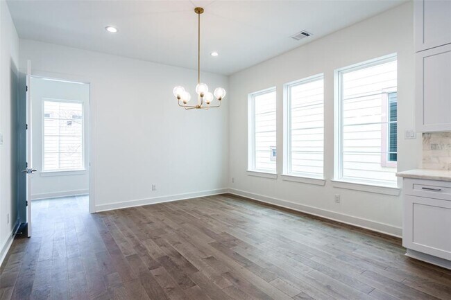Building Photo - 5210 Schuler St
