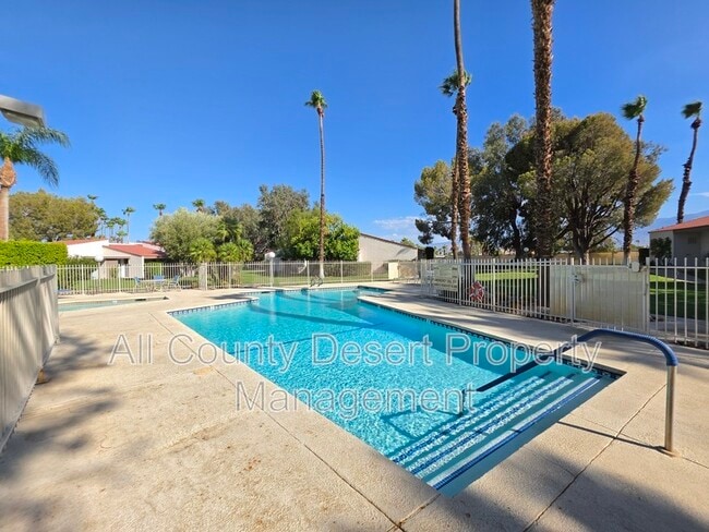 Building Photo - 2504 N Whitewater Club Dr