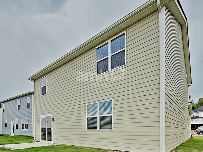 Building Photo - 433 Charity Ln