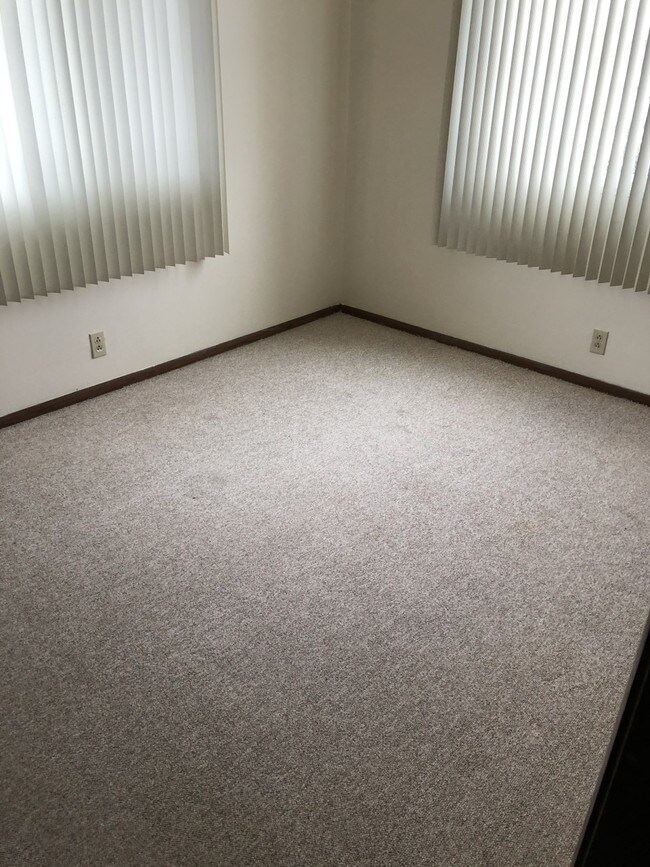 Building Photo - 3704 Parkway Blvd TR