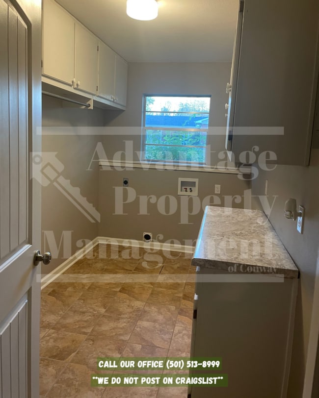 Building Photo - 11 Pamela Ln