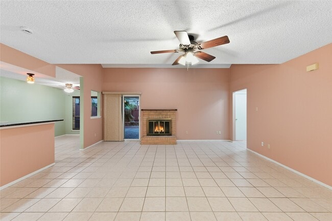 Building Photo - 8819 Kindlewood Dr