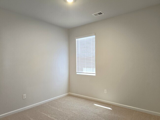 Building Photo - 5188 Captain Dr