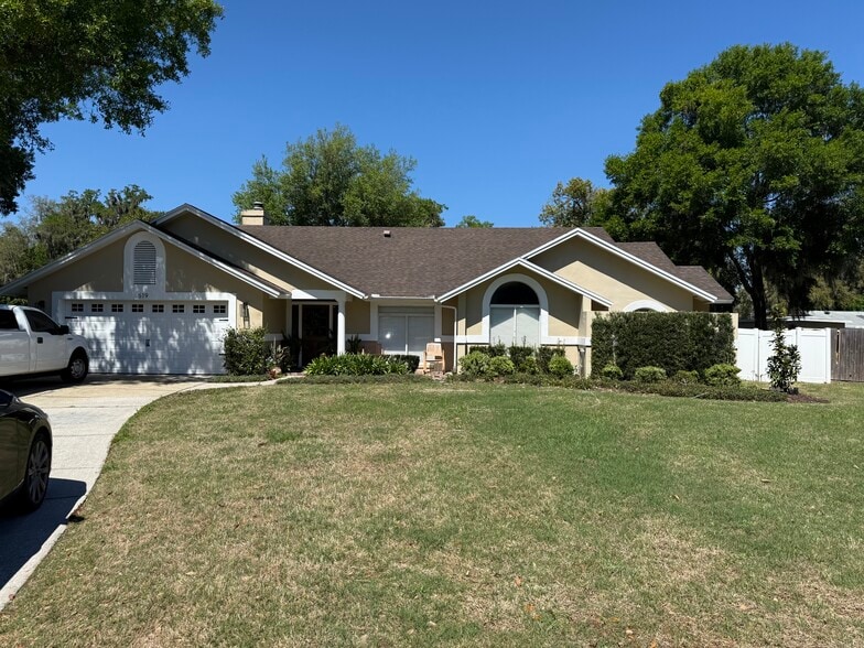 Building Photo - 519 Lake Charm Ct