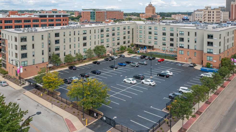 Parking Lot - 401 Lofts