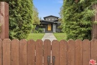 Building Photo - 1548 W 48th St